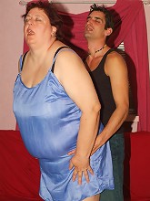 Pretty fatty Agnes Eva shows off...